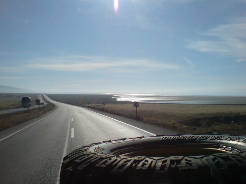 Still driving past the huge salt lake